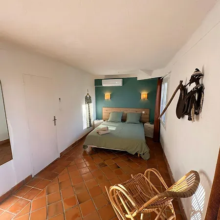 Provencal In Preserved Natural Setting Feriehus *