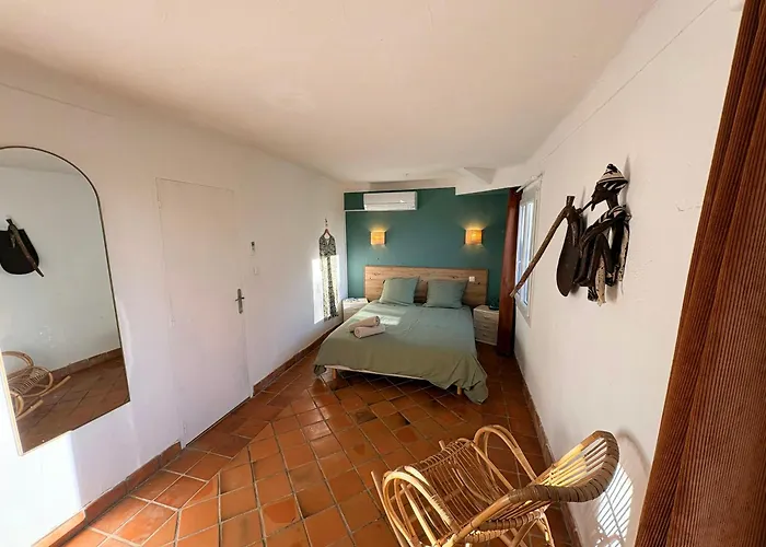 Provencal In Preserved Natural Setting Semesterbostad *