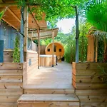 Provencal In Preserved Natural Setting بيت للعطل