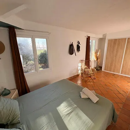 Provencal In Preserved Natural Setting بيت للعطل